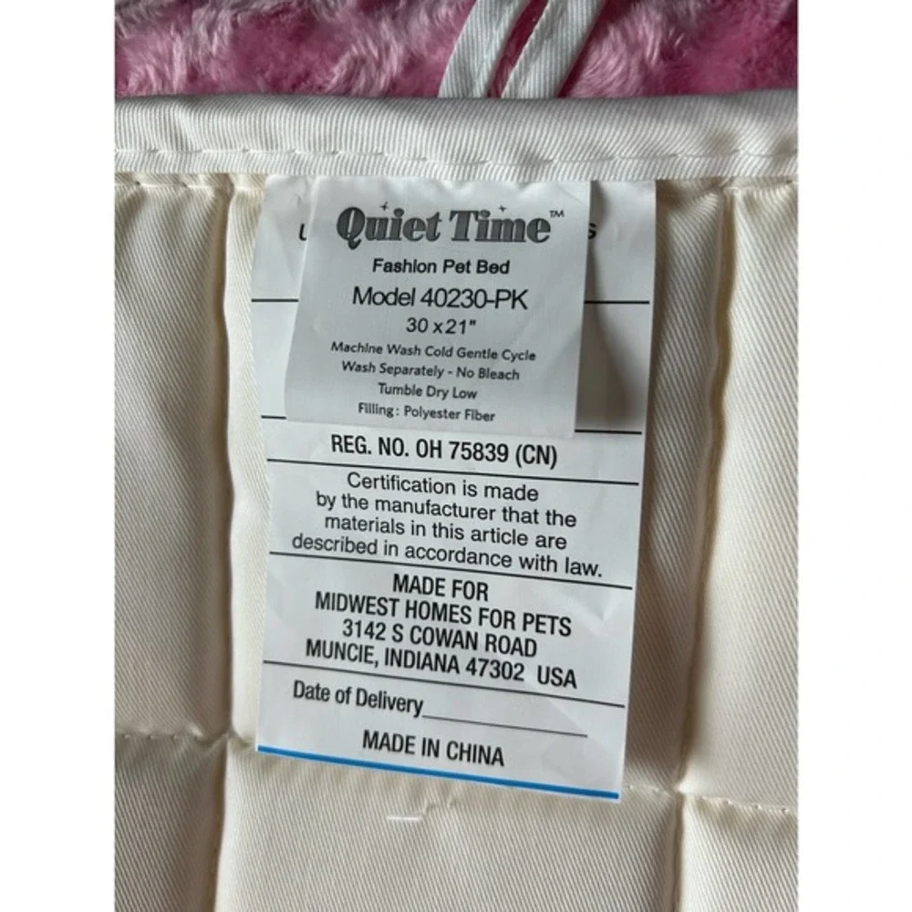 Quiet Time‎ Fashion Pet Bed Pink NWOB